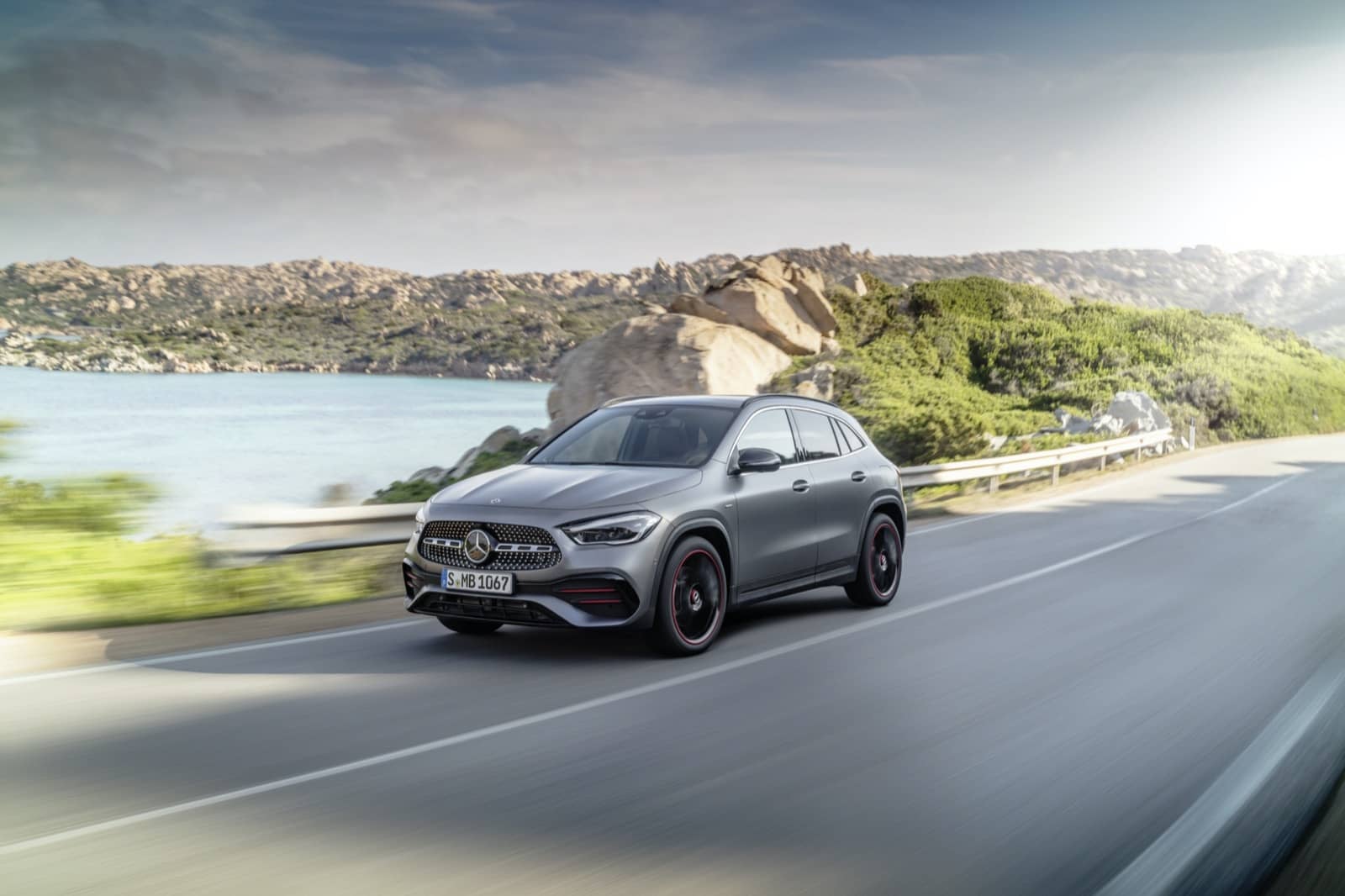 2020-08-Mercedes-Benz-GLA-2020-7.jpg