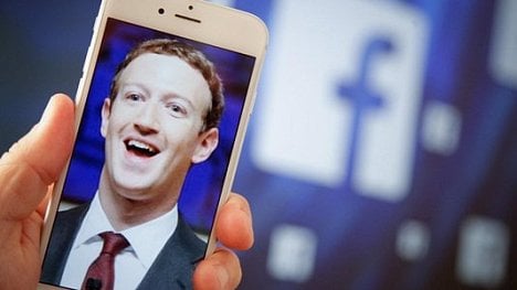 Náhledový obrázek - Facebook utrácí jako ropný gigant Exxon. Proč?