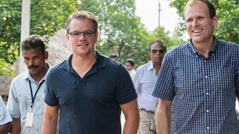 Náhledový obrázek - Bizarní manýra, nebo podstatné téma? Matt Damon chce pro svět více toalet