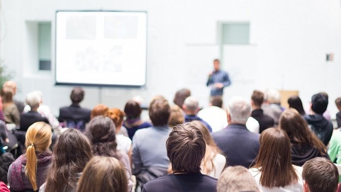 oo_Depositphotos_konference