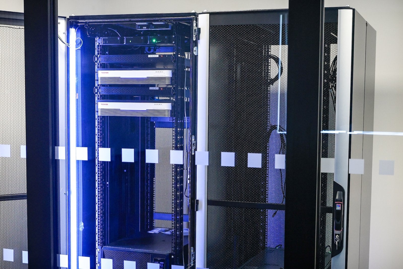 Technické vybavení kvantové QKD sítě CZQCI