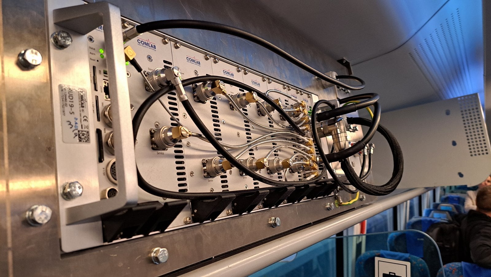 Opakovač mobilního signálu ve vlaku