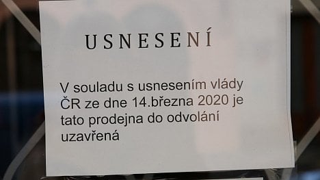 Náhledový obrázek - Dopady koronaviru: Většina českých firem počítá s nižšími příjmy. Škrtat budou investice