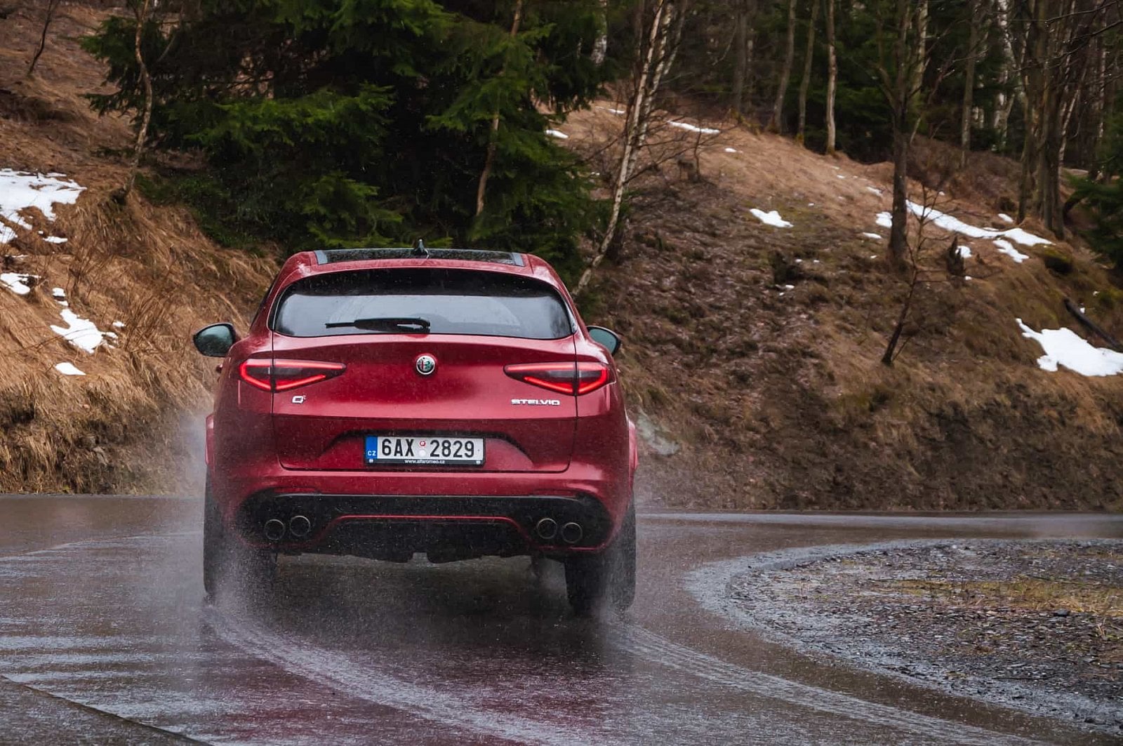 2019-03-giulia-qv-vs-stelvio-qv-69.jpg