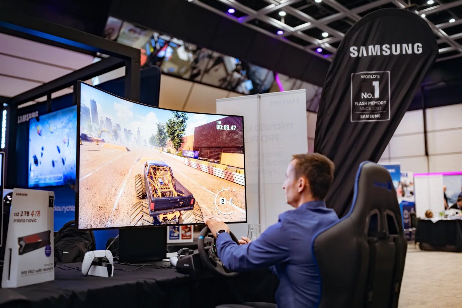 Obrazem: Iluzorní eD Expo přineslo herní zóny i Copilot+