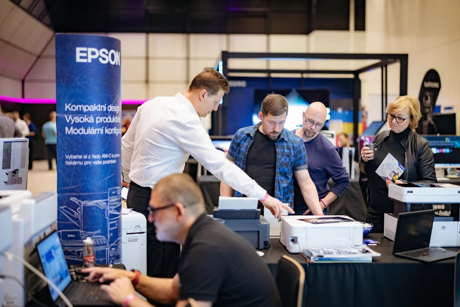 Obrazem: Iluzorní eD Expo přineslo herní zóny i Copilot+
