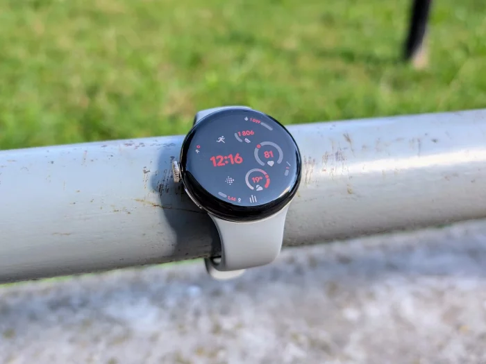 Pixel Watch 3 (41mm) s šedým řemínkem