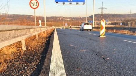 Náhledový obrázek - Vyhrabat a odvézt. Část zvlněné D1 na Ostravsku se bude muset postavit znovu