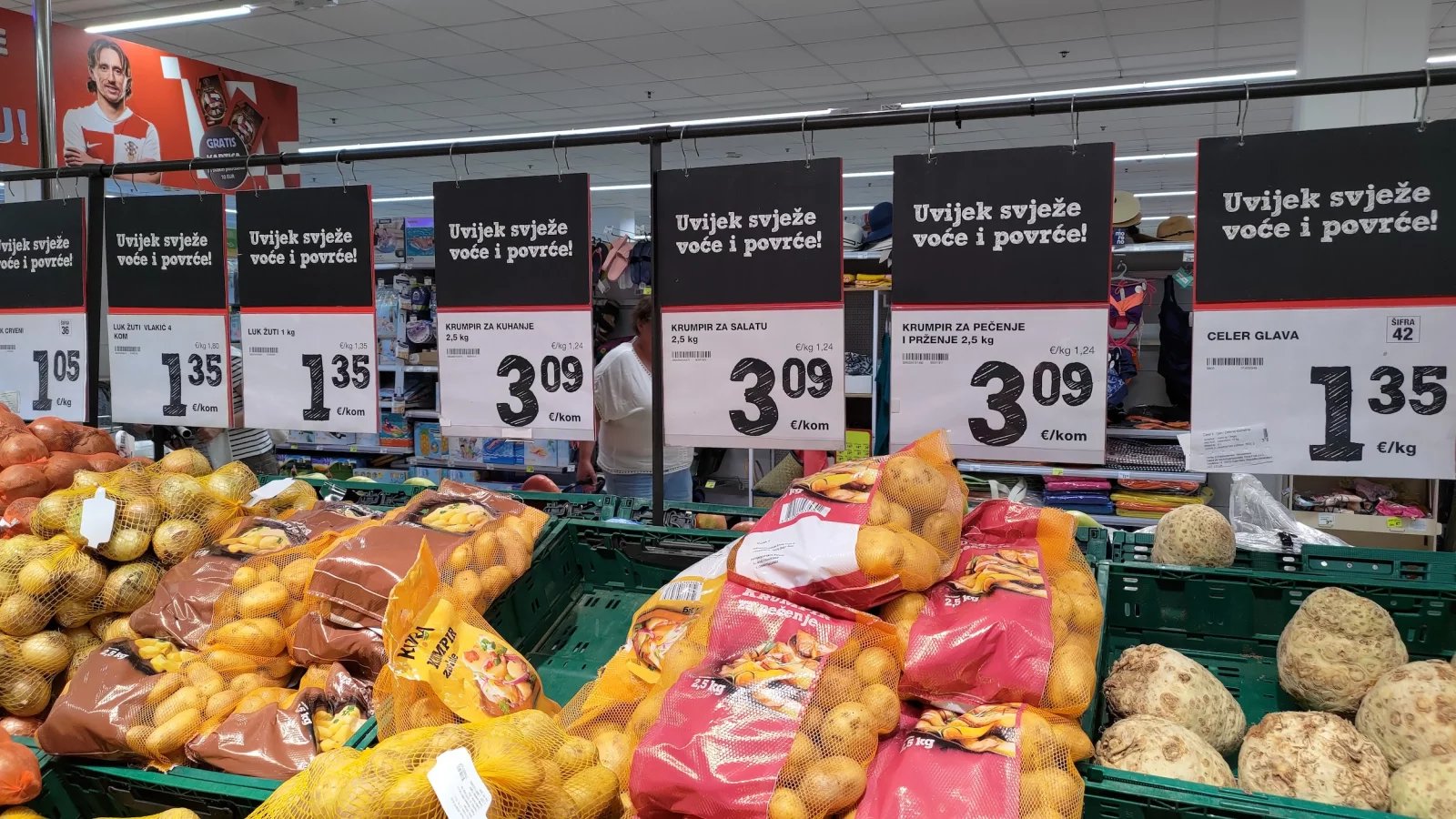 Ceny potravin v Chorvatsku. Konzum, město Krk na ostrově Krk. (9. 6. 2024)
