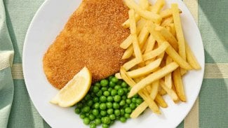 IKEA a rostlinný řízek s hranolkami a hráškem