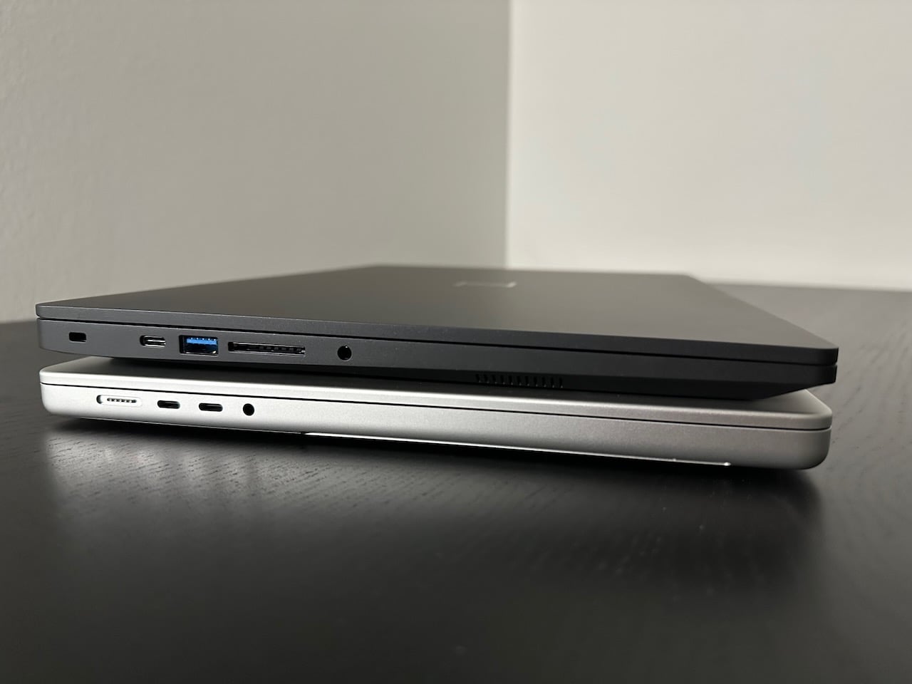 InfinityBook 16 versus MacBook Pro 16"