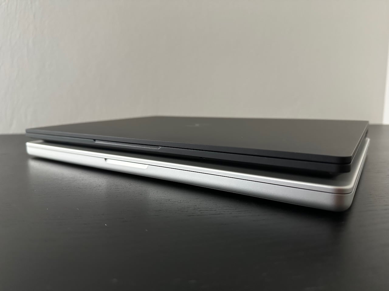 InfinityBook 16 versus MacBook Pro 16"