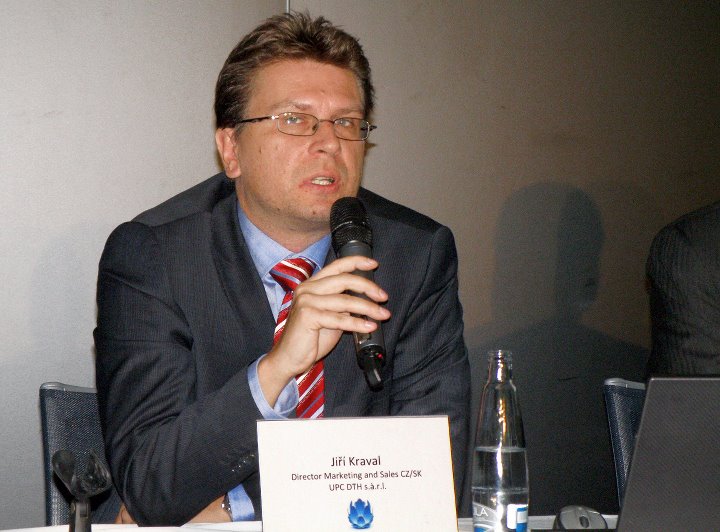 Regionální manažer UPC DTH pro Českou republiku a Slovensko Jiří Kraval na tiskové konferenci freeSATu na podzim roku 2011.