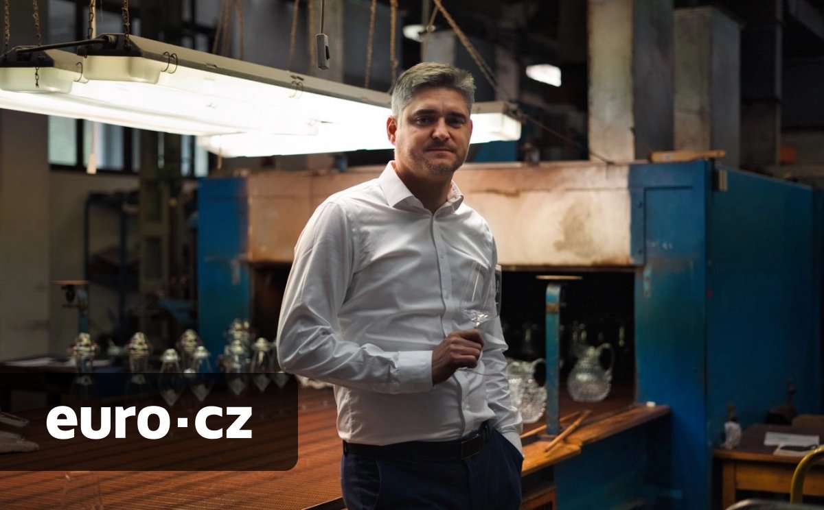 Nešlo jen o drahé energie, vzpomíná tři čtvrtě roku od převzetí sklárny Květná nový majitel. Do zisku ji chce dostat už v tom následujícím