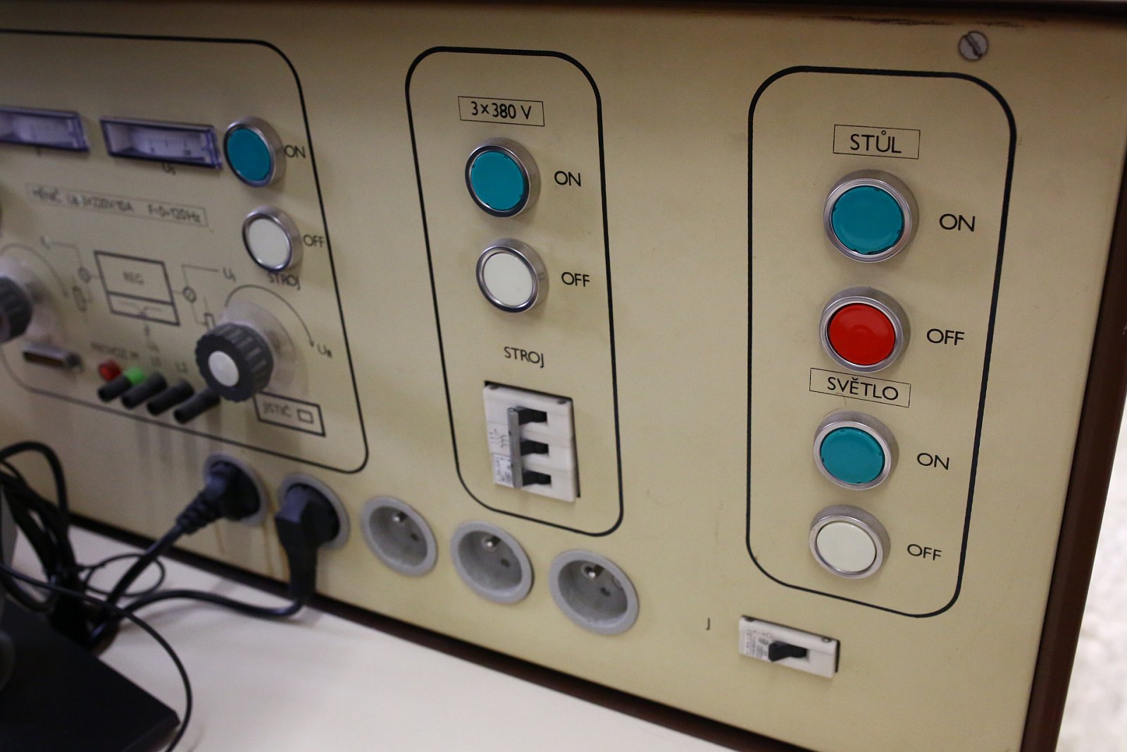 Letní škola Czechitas: Na FELu se programovali i roboti