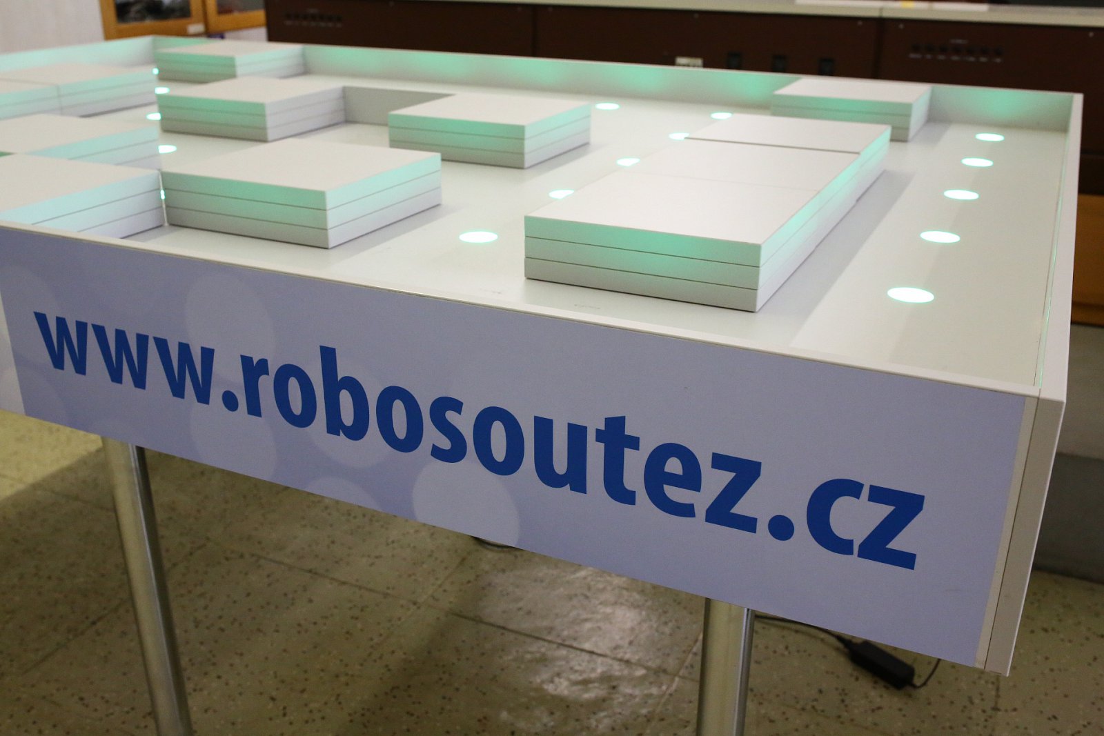 Letní škola Czechitas: Na FELu se programovali i roboti