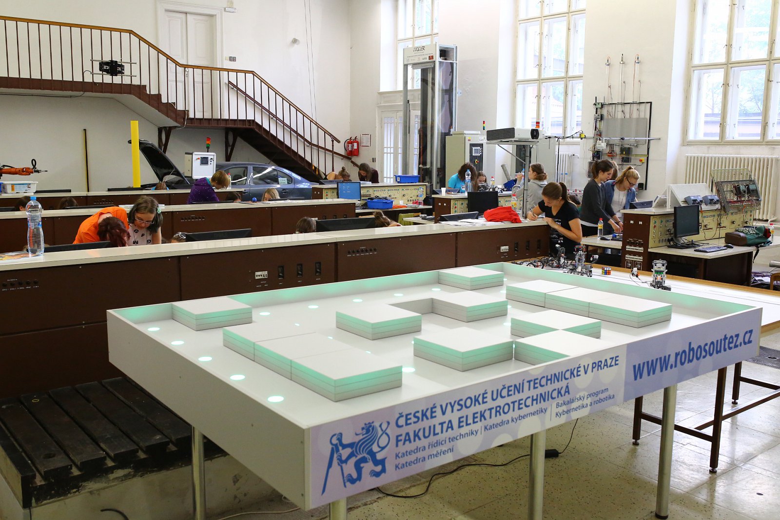 Letní škola Czechitas: Na FELu se programovali i roboti