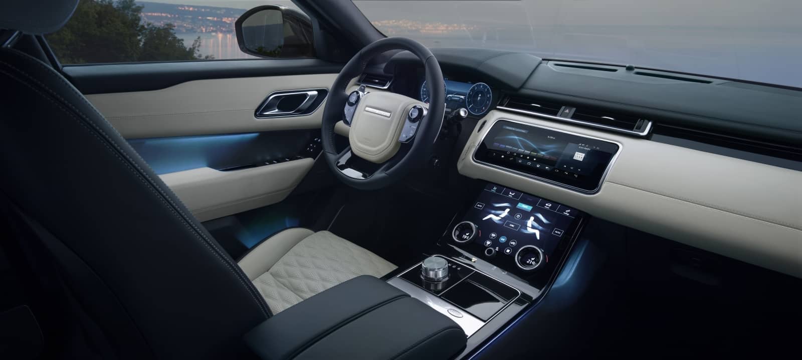 2019-10-RR_Velar_SVA-D_19.5MY_Interior_050219_018_GLHD-min.jpg