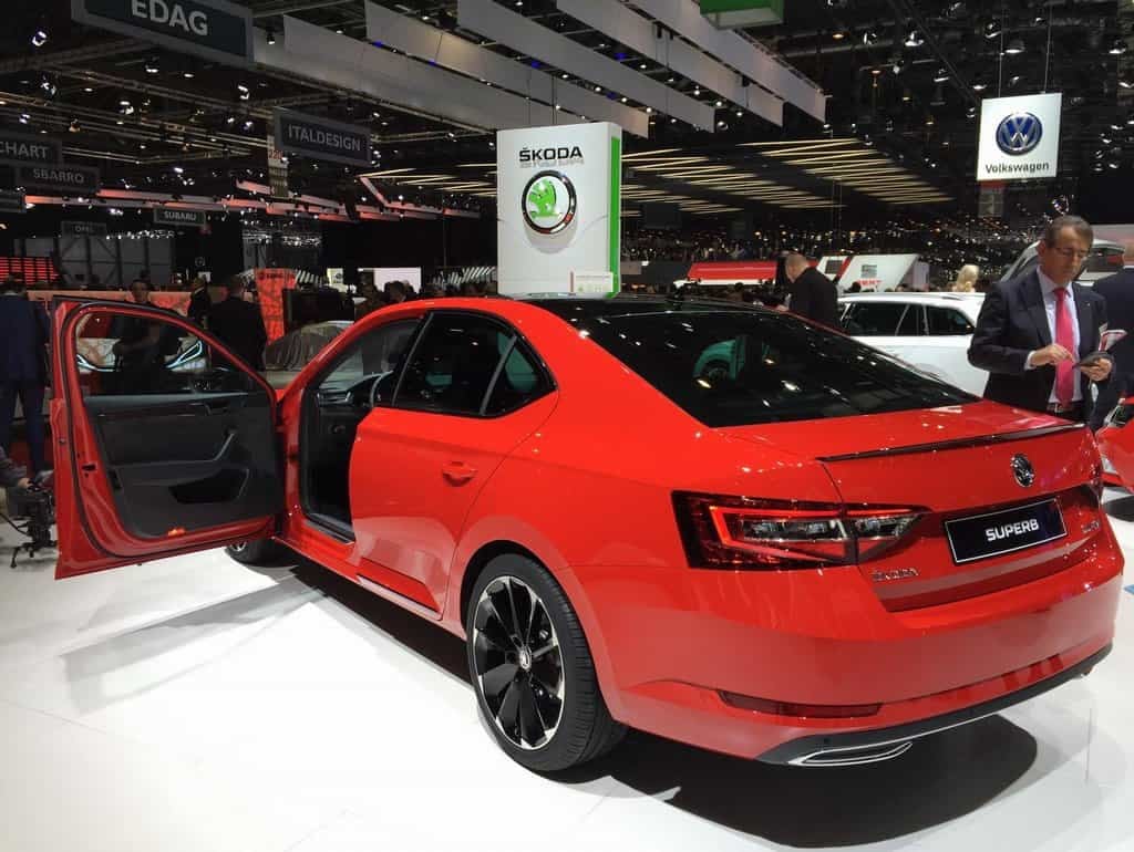 2014-11-c5a1koda-fabia-scoutline-a-superb-sportline-2.jpg