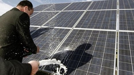 Náhledový obrázek - Komentář: Vládní úder na solar
