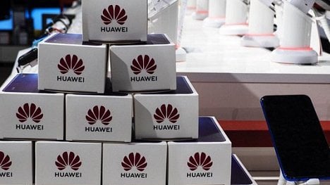 Náhledový obrázek - Úřad vlády a ministerstvo průmyslu se zbaví telefonů Huawei