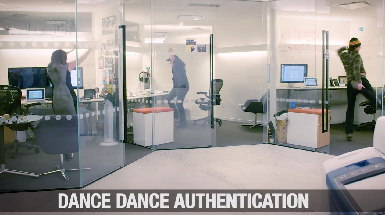 Počítačová bezpečnost zažívá novou revoluci! Stack Overflow totiž zahazuje slabá hesla, složité tokeny, dvoufaktorové autorizace a podobné blbiny. Konečně je tu něco pořádného: přihlašování tancem! (<a href="https://www.youtube.com/watch?v=VgC4b9K-gYU">více informací</a>)