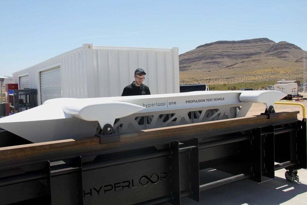 2010-08-hyperloop-2.jpg