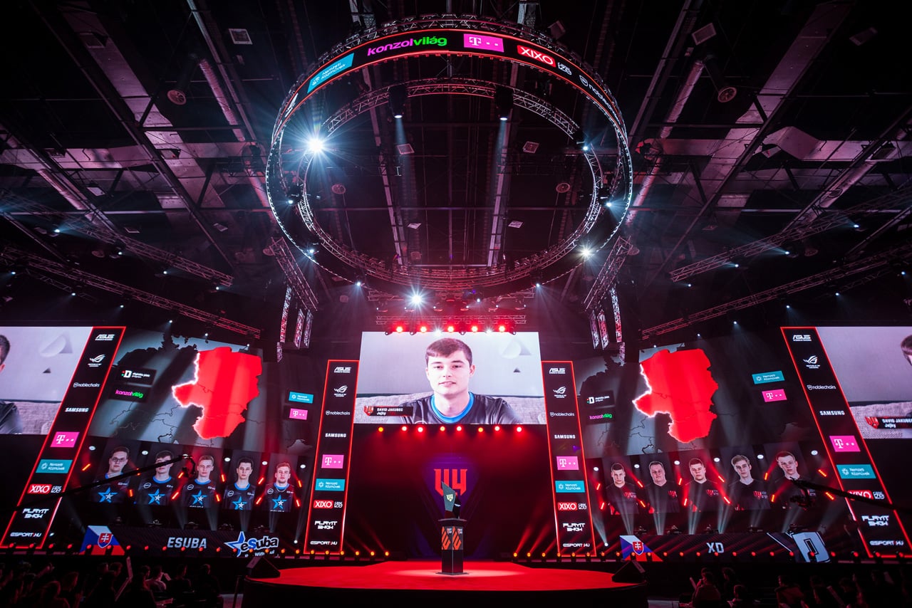 League of Legends tým eSuba na turnaji V4 Future Sport Festival