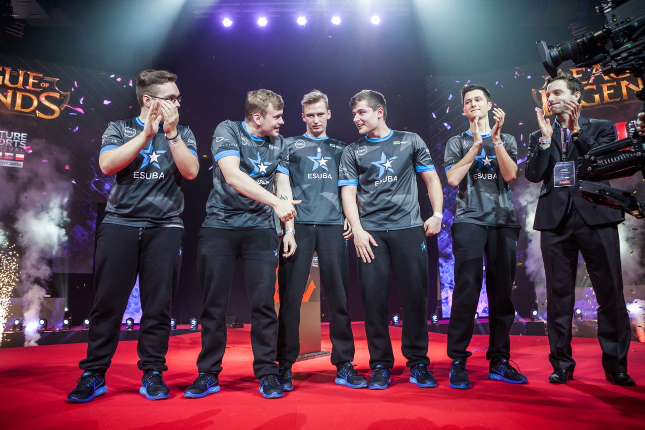 League of Legends tým eSuba na turnaji V4 Future Sport Festival