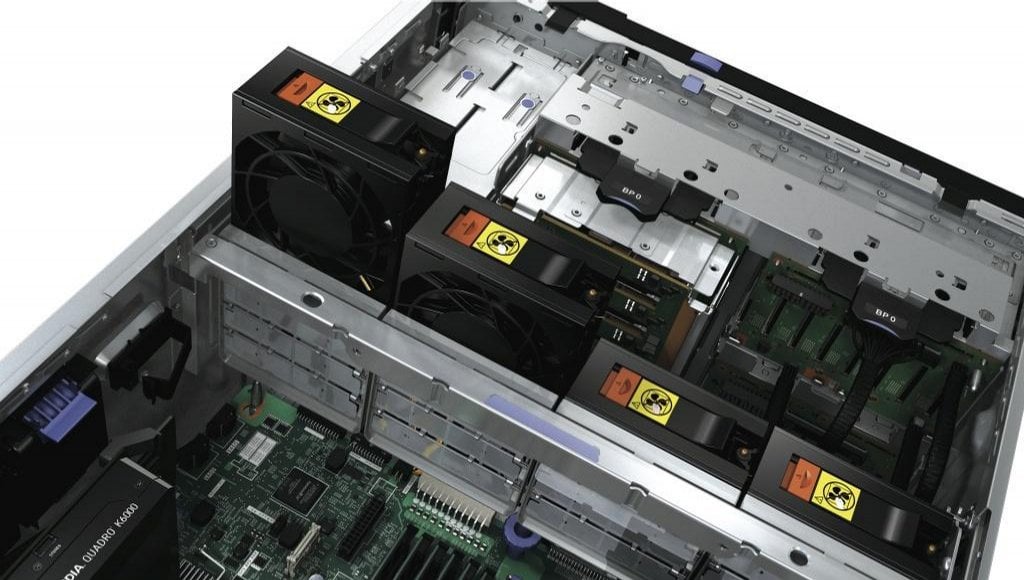 2013-06-lenovo-system-x-podnikovc3a9-servery-postavenc3a9-na-pla