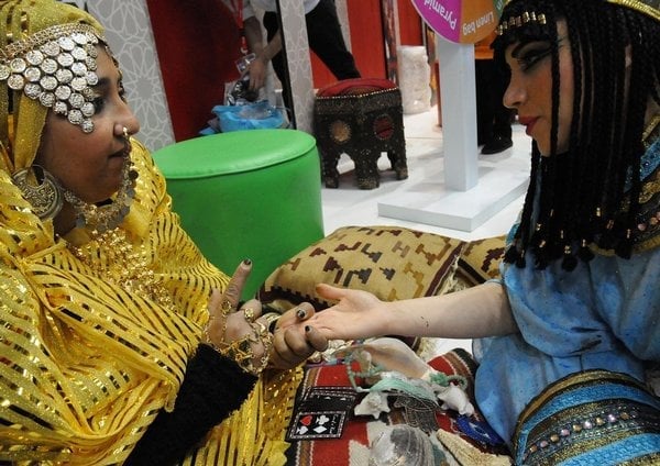 2010-12-c5beivc49b-z-berlc3adna-malajskc3a1-miss-c48deskc3a9-piv