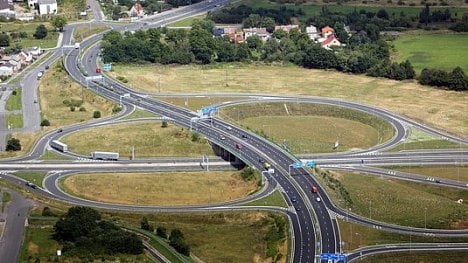 Náhledový obrázek - Poslední bílá místa. Tisíce kilometrů dálnic a železnic není kam umístit