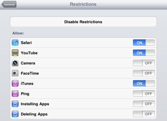 Využijte všech možností nabídky Restrictions (nachází se v aplikaci iOS Settings v části General), například k tomu, abyste zakázali používání problematických aplikací.