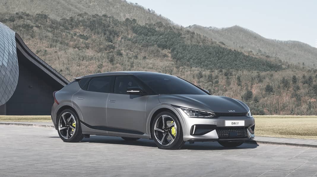 Elektrická Kia EV6 sází nejen na radikální design. Pojede až 260 km/h