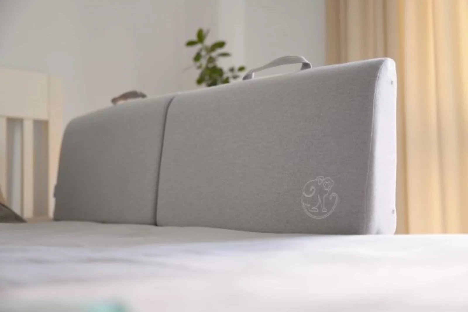 Cestovní mantinel na postel