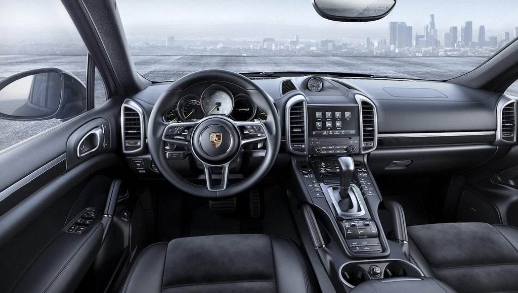 2018-05-porsche-cayenne-platinum-edition-3.jpg