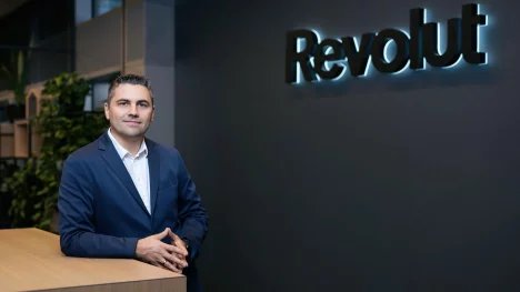 Náhledový obrázek - Sto eur, a o vaše portfolio se postará „robot“. Revolut spouští v Česku novou službu automatizující investice šité zákazníkům na míru