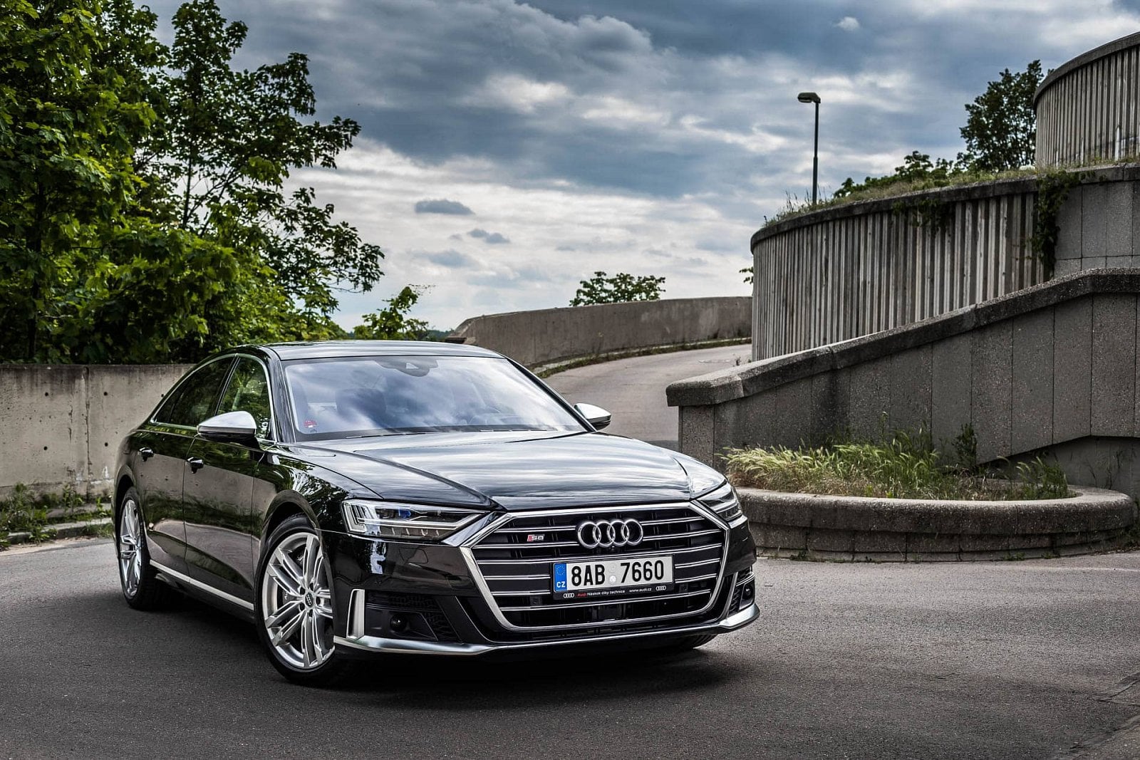 2020-06-audi-s8-03.jpg