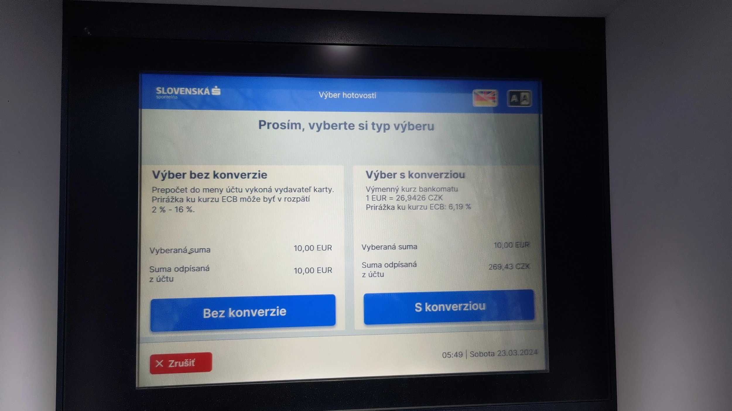 Nabídka DCC od Slovenské sporiteľňi pro karty Visa. Nabídka zní 6,19 %. Čas ukazuje 05:49 hodin, ale za půl hodiny to bude jinak. Bardejov, Slovensko. (23. 3. 2024)