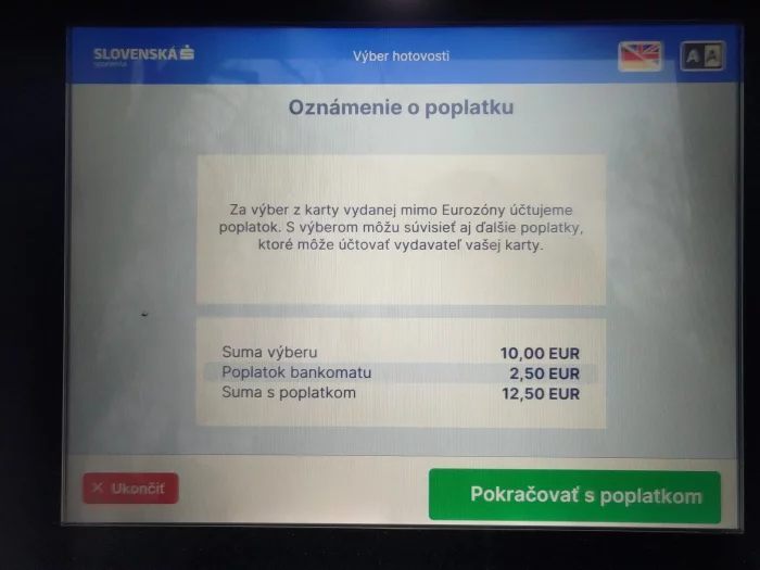 Autor: Dalibor Z. Chvátal Poplatek za výběr českou kartou z bankomatu Slovenské sporiteľňi. Bardejov, Slovensko. (17. 3. 2024)