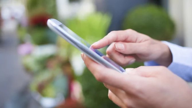 Mobilní telefon