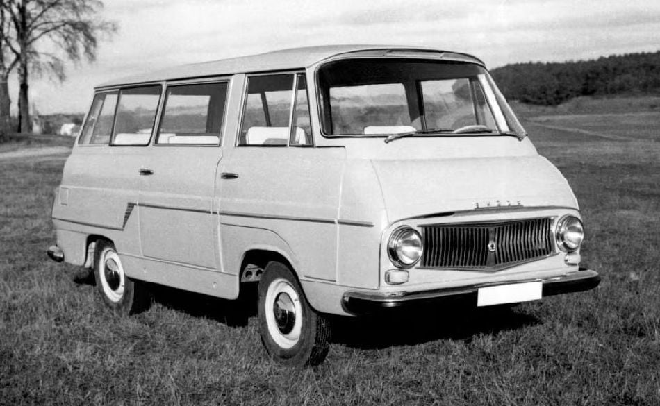 U prototypu z přelomu let 1961 a 1962 rozeznáváme všechny hlavní rysy budoucího minibusu