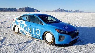 Náhledový obrázek - Hyundai Ioniq je nejrychlejší „sériový“ hybrid na světě. K rekordu mu pomohl rajský plyn