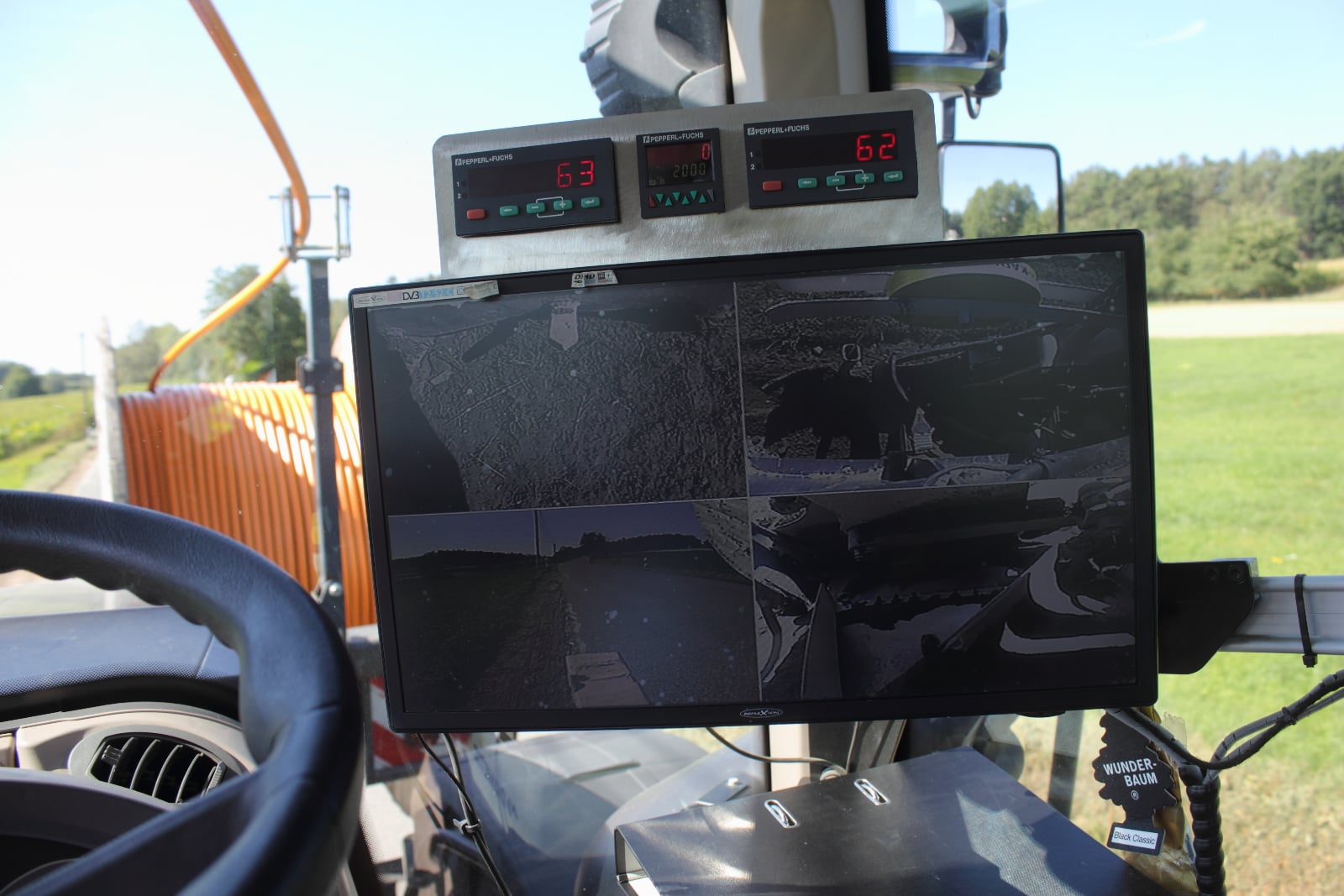 LayJet: jak se klade optický kabel podél silnic