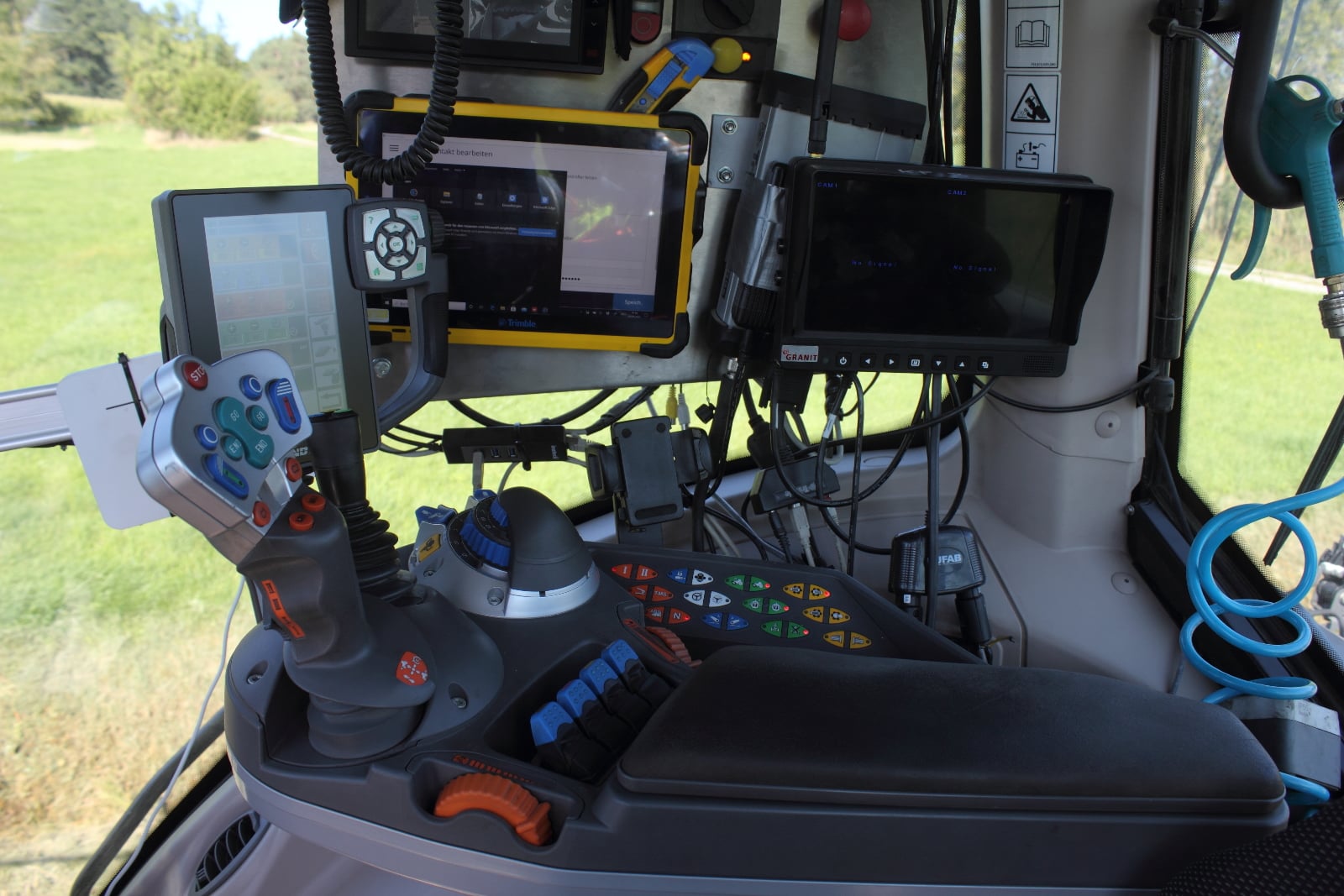 LayJet: jak se klade optický kabel podél silnic