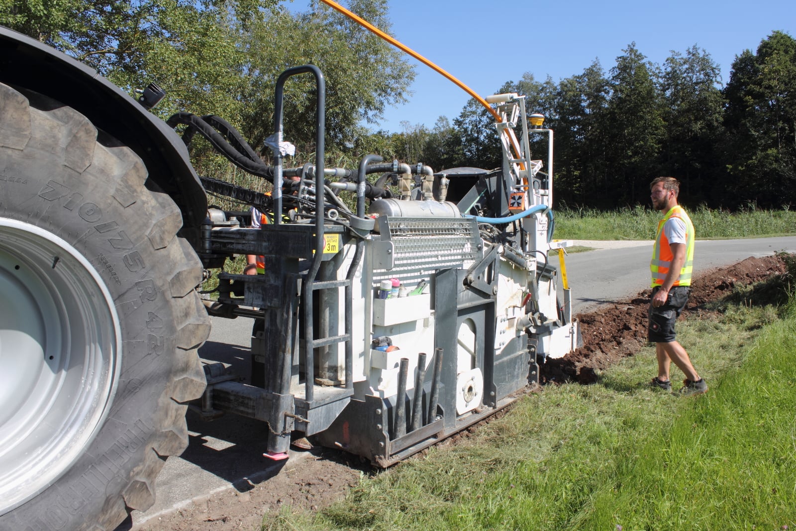 LayJet: jak se klade optický kabel podél silnic