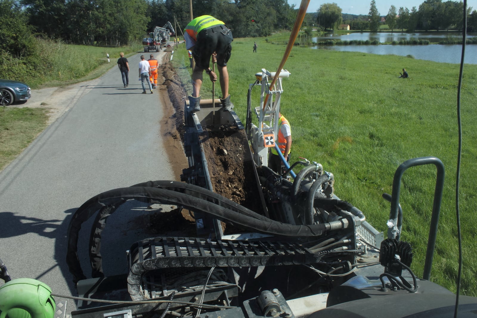 LayJet: jak se klade optický kabel podél silnic