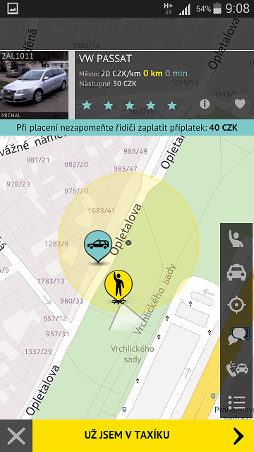 Hopin. Taxík jsme sehnali až po nabídnutí příplatku, tedy spropitného. I tak jel pro nás pomalu 20 minut.