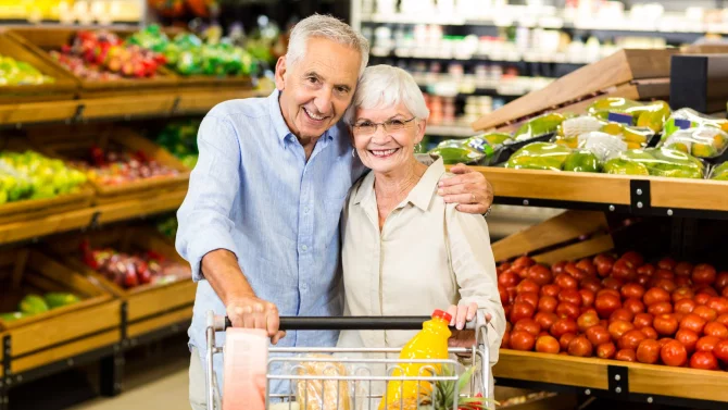 8.8.24 3*/Senior, nákup, supermarket, důchodce