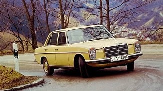 Náhledový obrázek - Mercedes-Benz W114/W115 slaví 50 let. Za totáče s ním provokoval Václav Havel